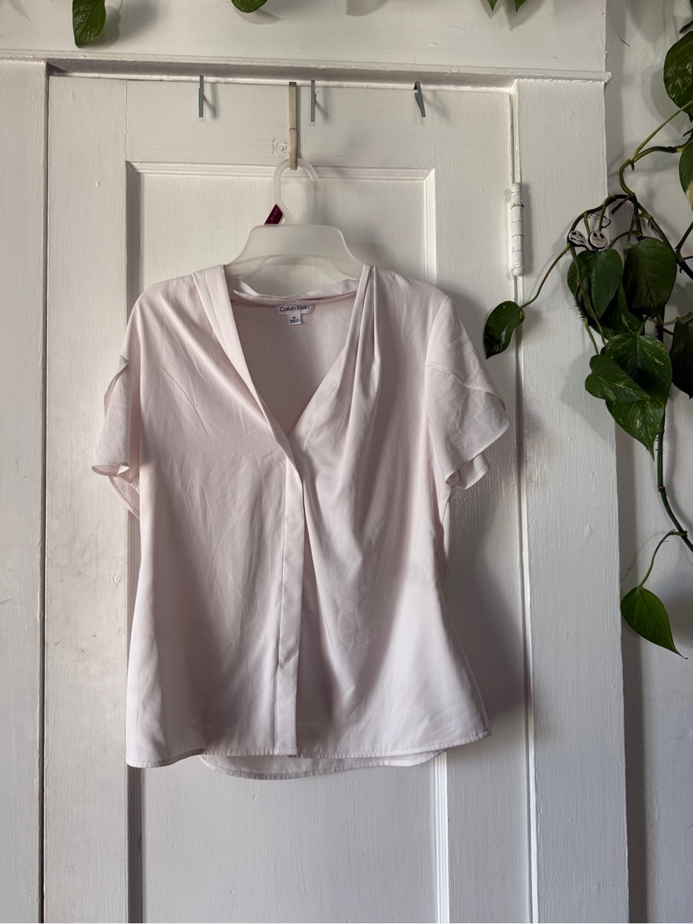 Calvin Klein Pale Pink Short Sleeve V-Neck Blouse size M